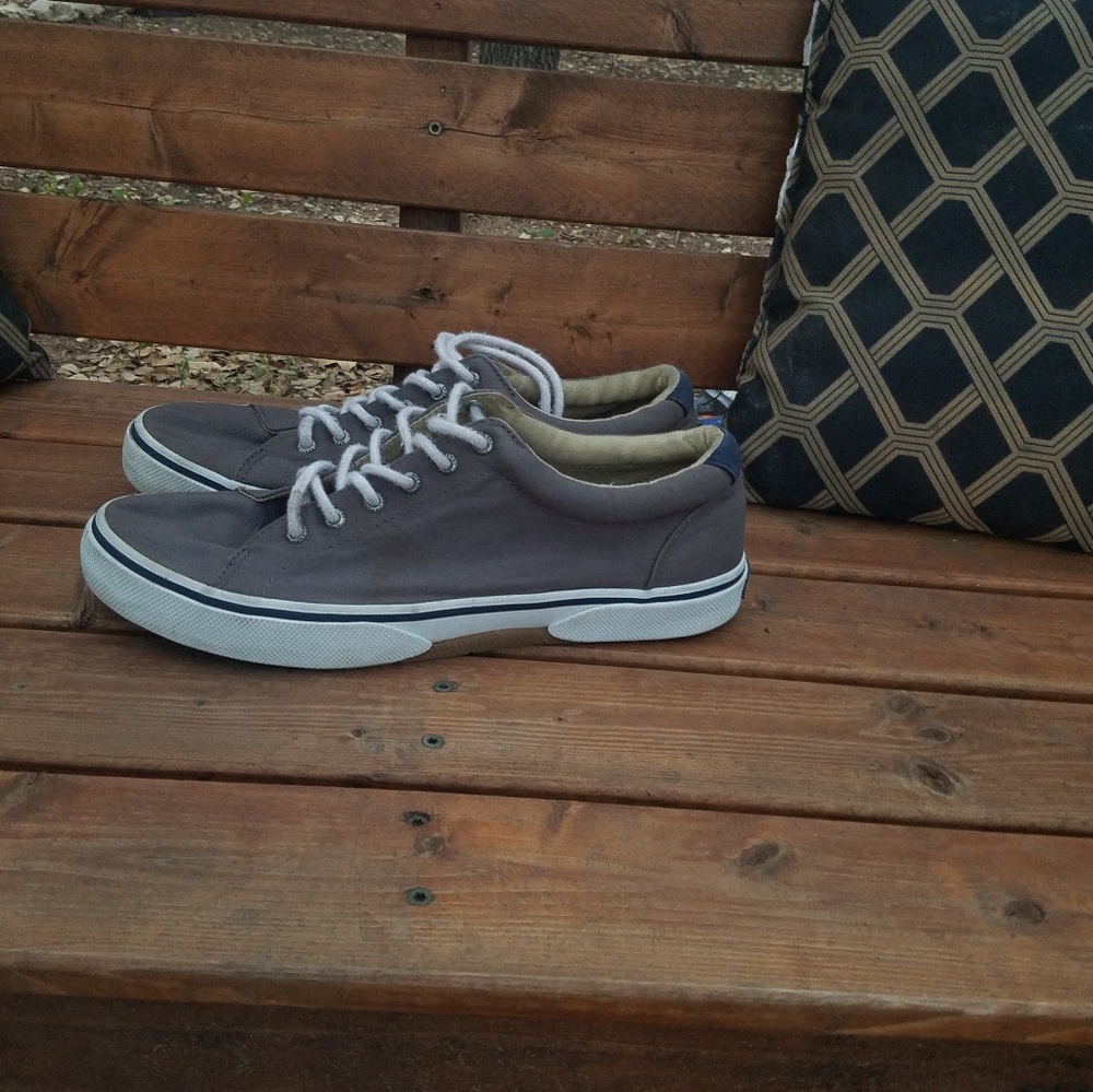 Sperry tennis shoes